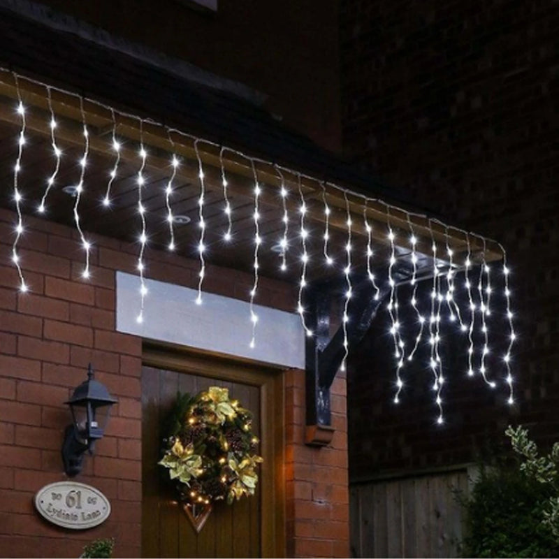 Cachoeira de LED para decorar seu jardim.